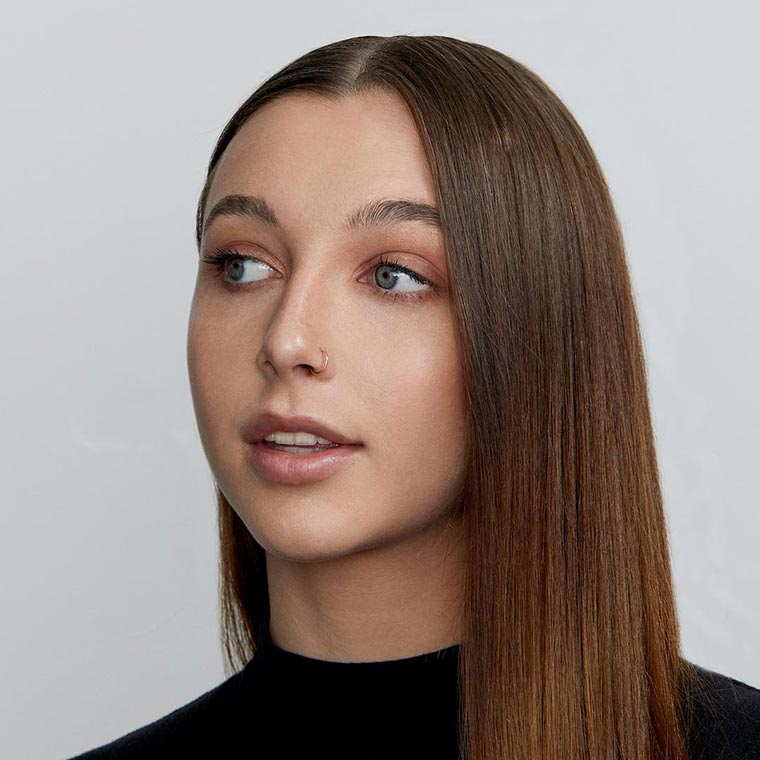 Does Emma Chamberlain Have a Twin Sister